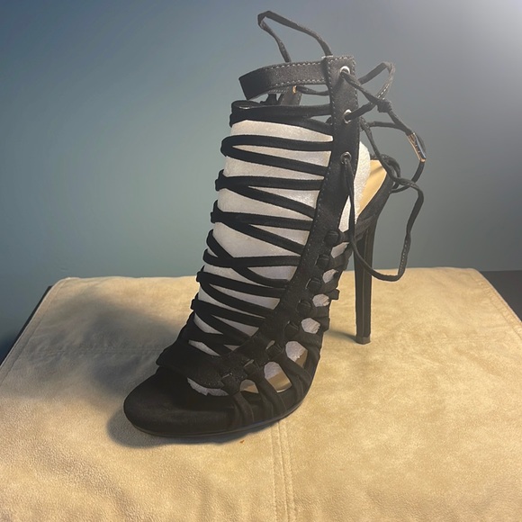 ShoeDazzle Kaleena Heel - Picture 4 of 11